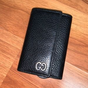 GUCCI
Leather 6 Key Holder